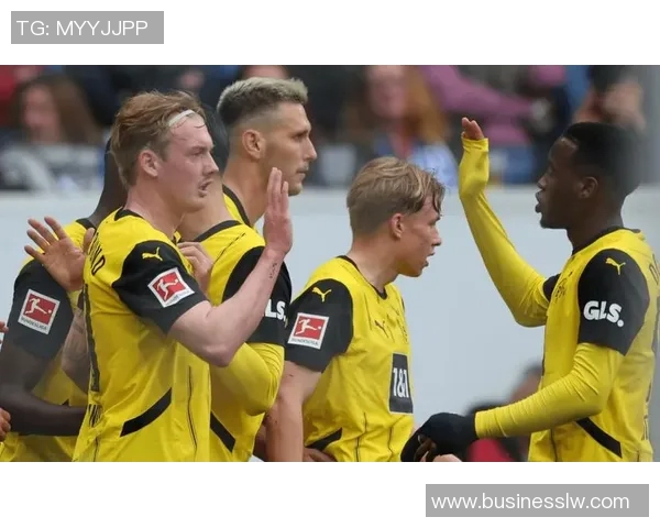 卫冕冠军多特蒙德惨遭德甲新军卡尔斯鲁厄逆袭，客场爆冷击败