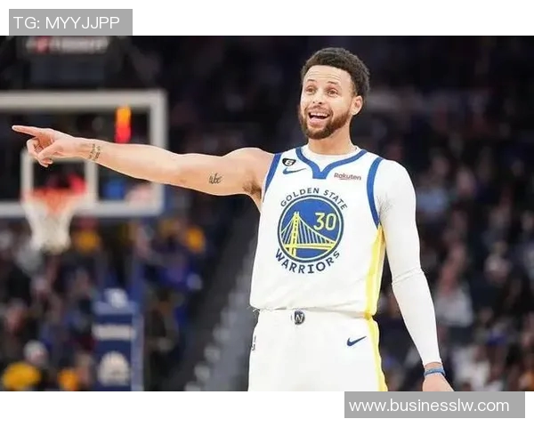 库里荣膺西部最佳球员勇士轻松击败湖人